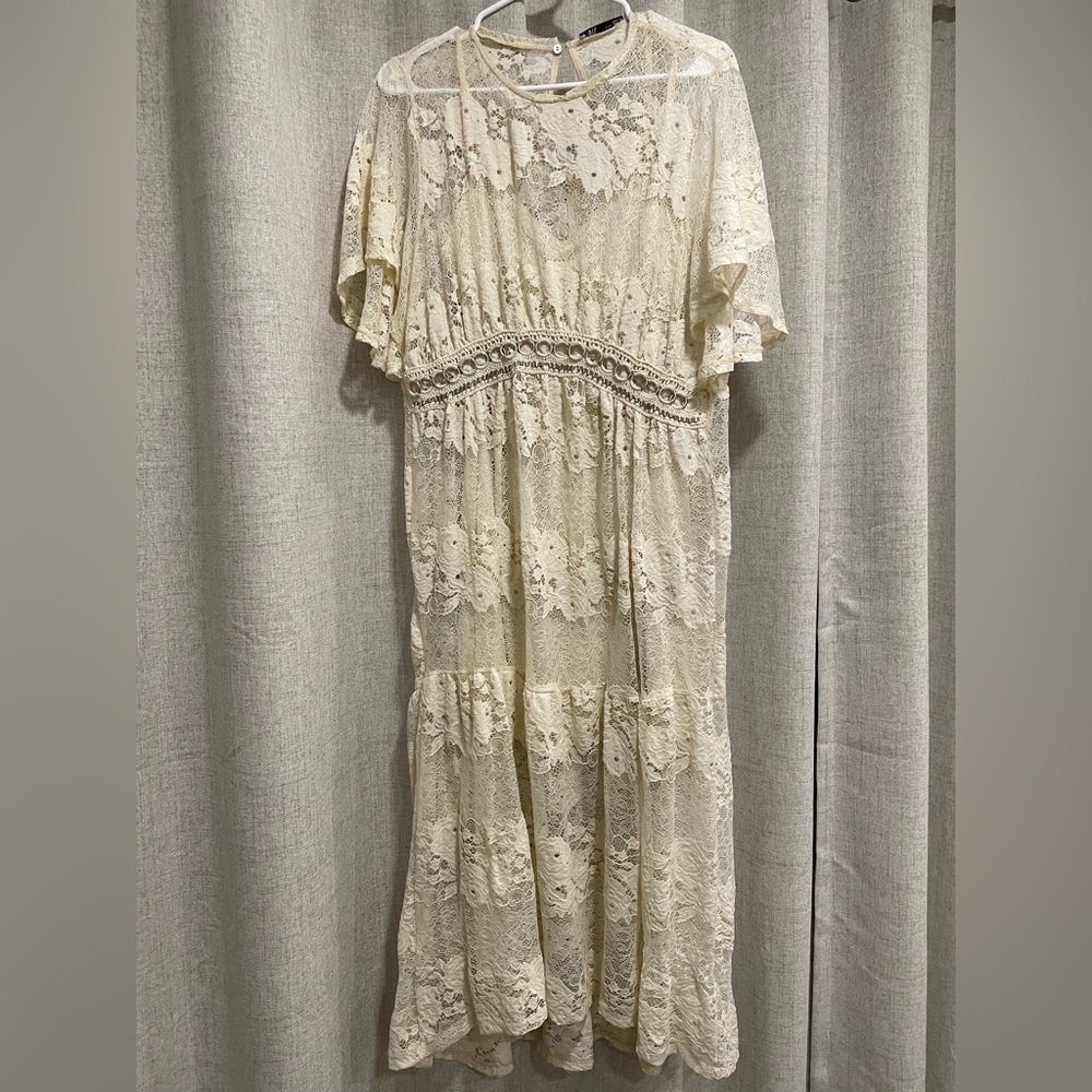 Zara Long Embroidered Lace Dress Maxi Dress Beige Lace Embroidery Size M.